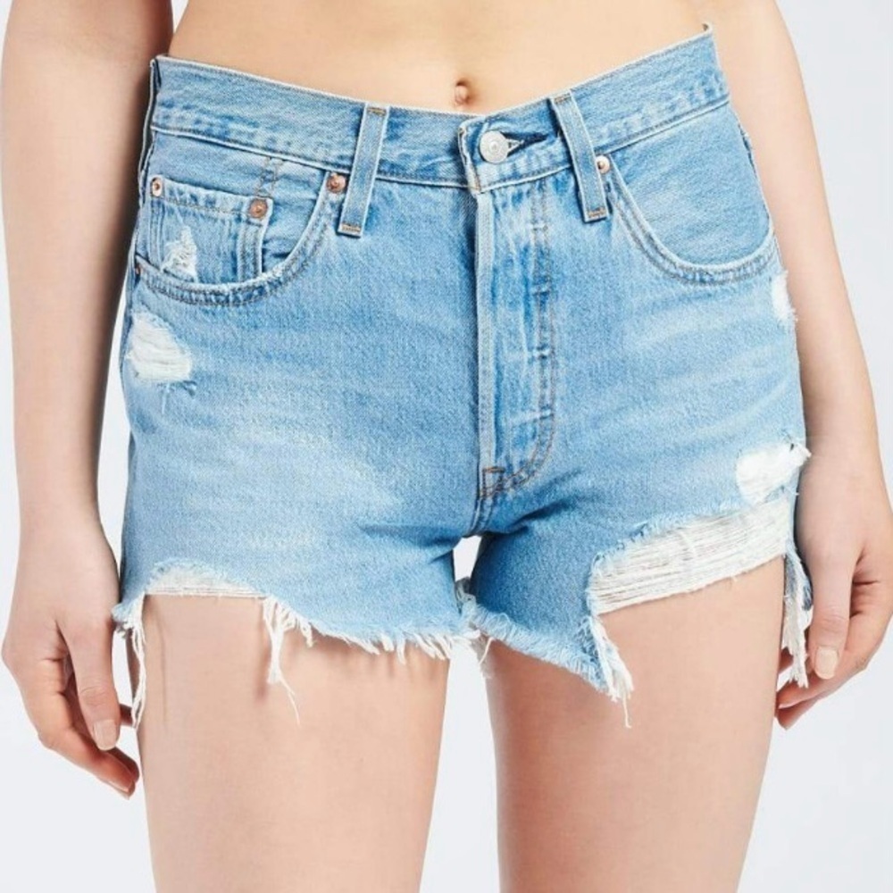 Levi’s 501 High Rise Jean Shorts 32 Light Wash Raw Hem Distressed Button Fly